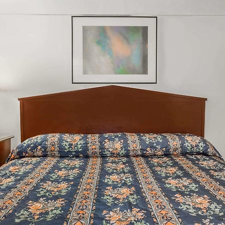 Knights Inn - Cayce Bagian luar foto