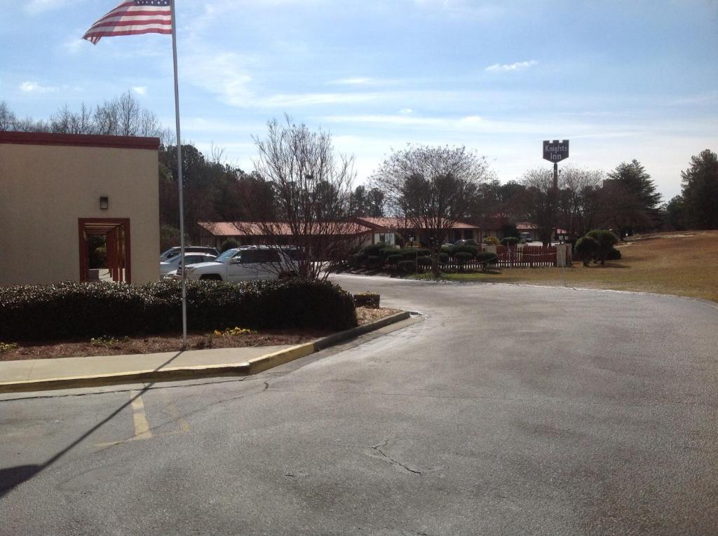 Knights Inn - Cayce Bagian luar foto