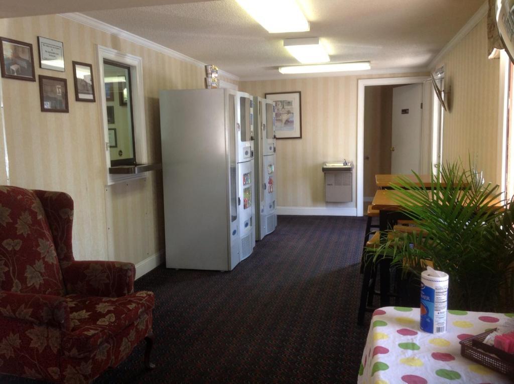 Knights Inn - Cayce Bagian luar foto