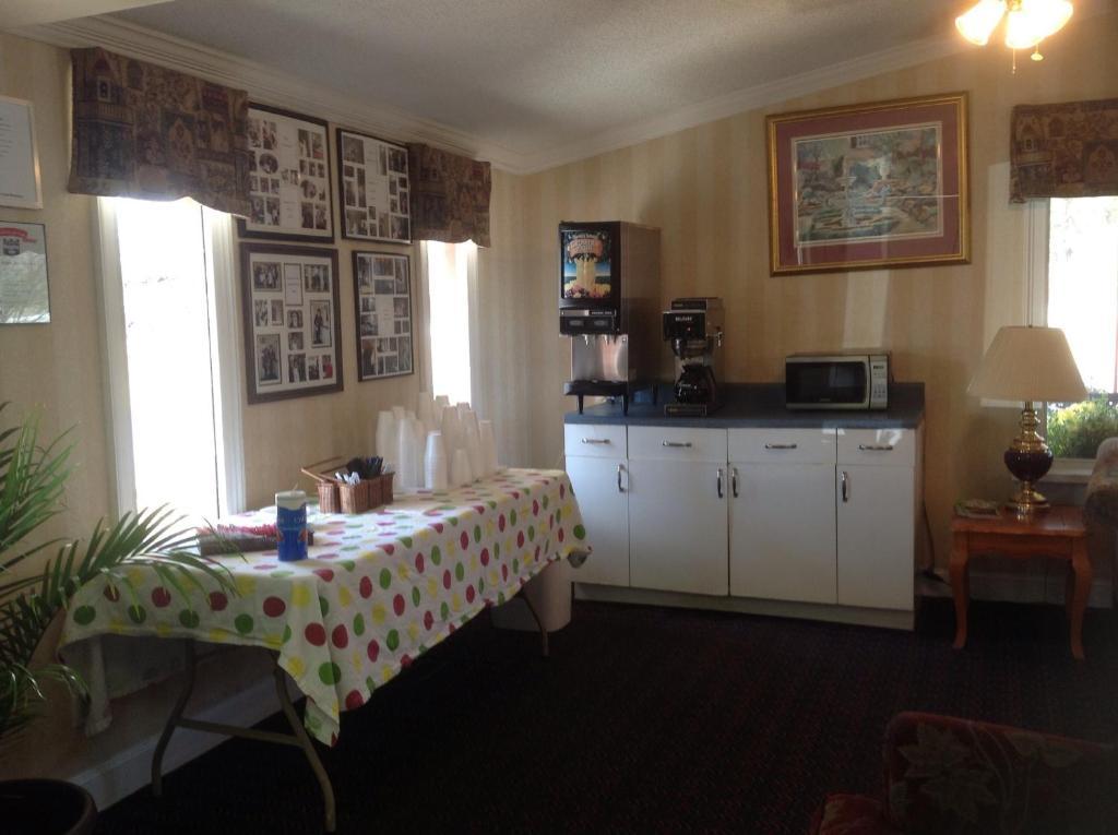 Knights Inn - Cayce Bagian luar foto