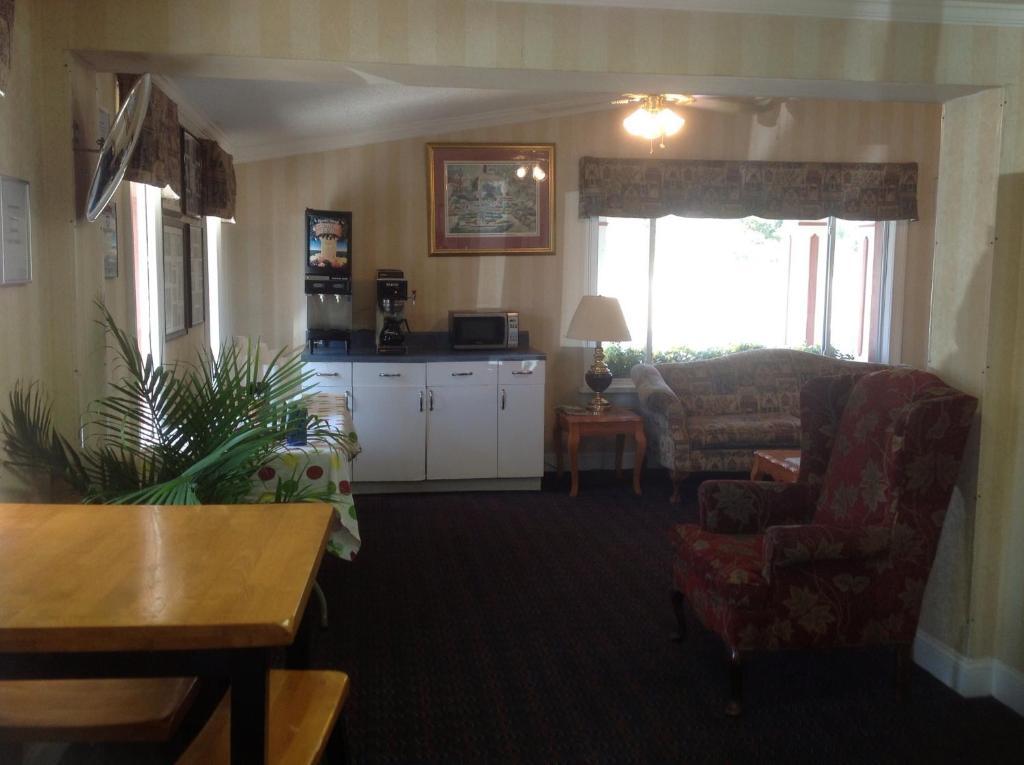 Knights Inn - Cayce Bagian luar foto