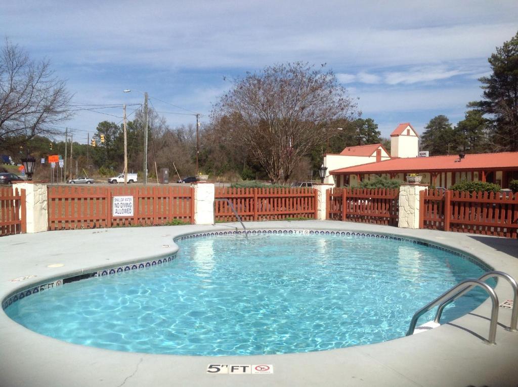 Knights Inn - Cayce Bagian luar foto