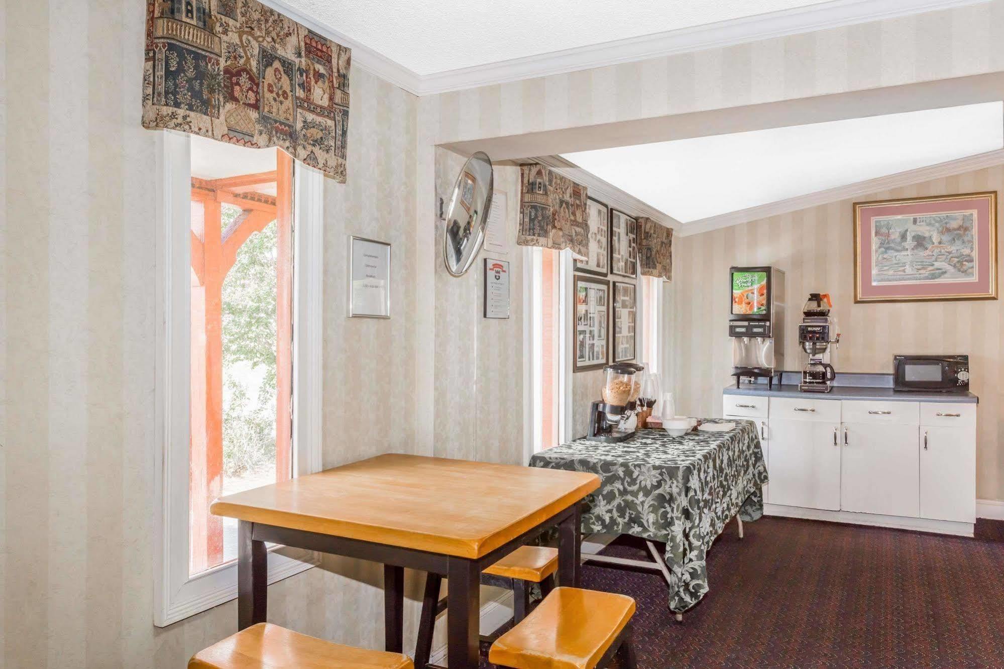 Knights Inn - Cayce Bagian luar foto