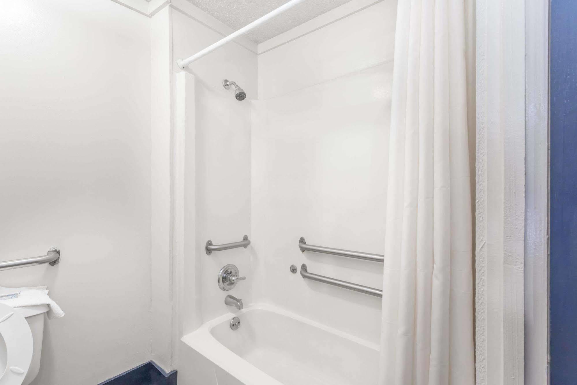 Knights Inn - Cayce Bagian luar foto