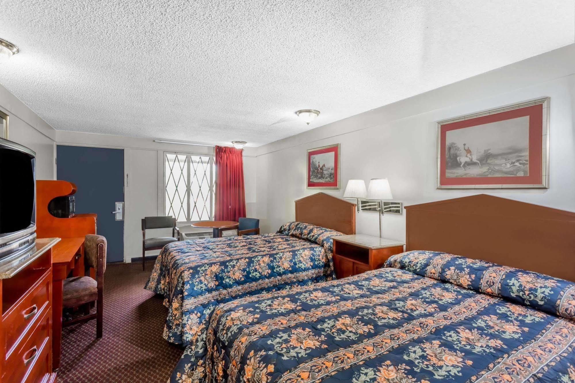 Knights Inn - Cayce Bagian luar foto