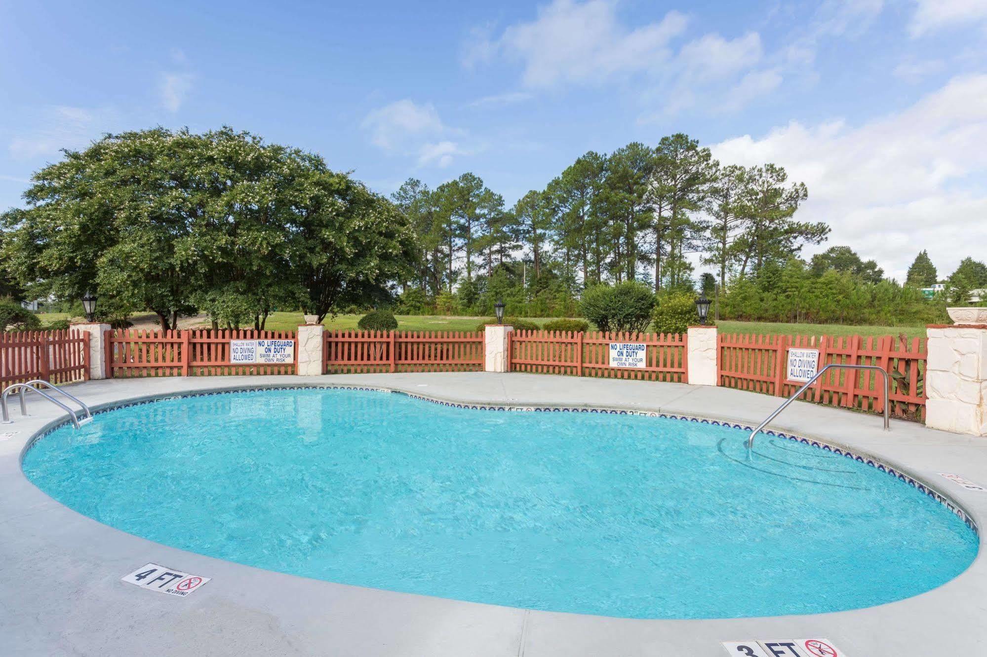Knights Inn - Cayce Bagian luar foto